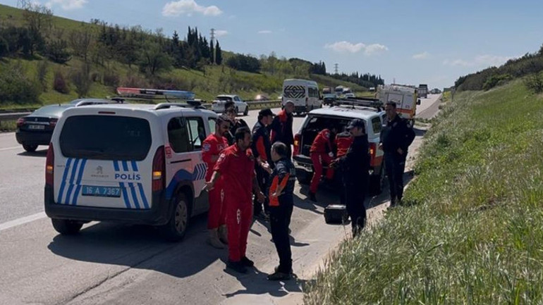 Bursada Otoyola 5 yaşında çocuk bırakıldı ihbarı Ekipler alarma geçti, ihbar asılsız çıktı
