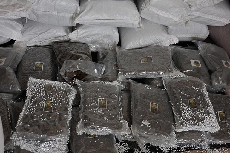  Değeri tam 300 milyon lira