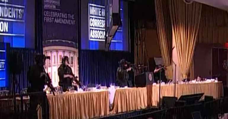 Son dakika... Washingtonda panik Trumpın yemeğinde silah sesi duyuldu