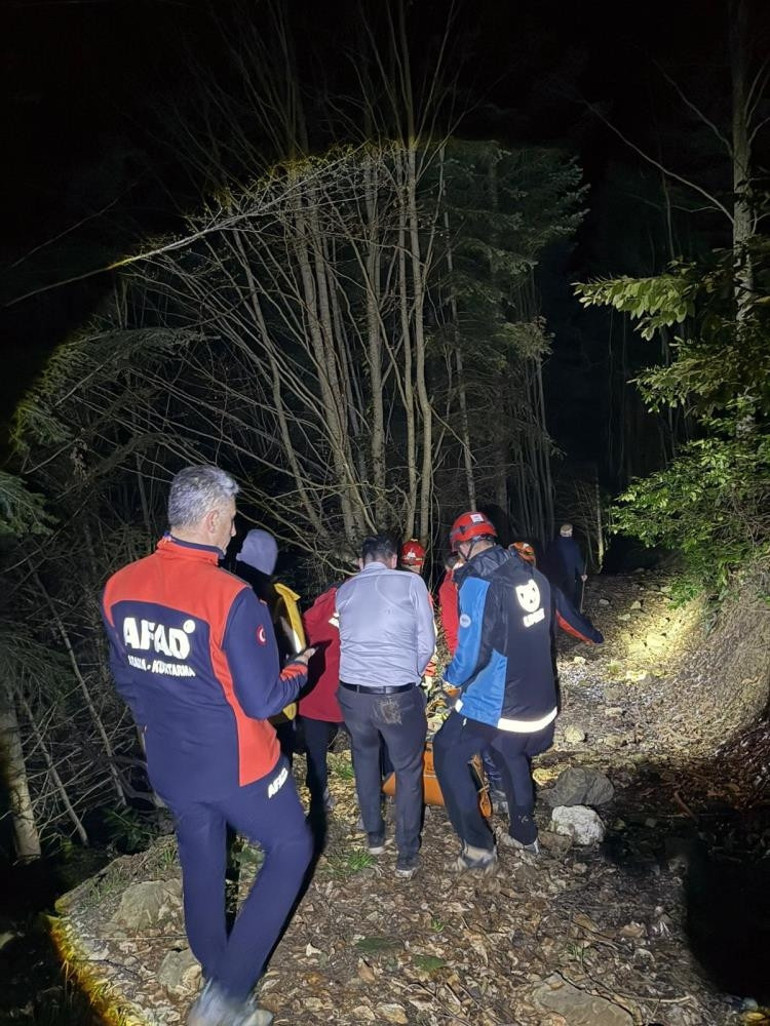 Dengesini kaybeden genç, 30 metrelik uçuruma düştü, film gibi operasyonla kurtarıldı