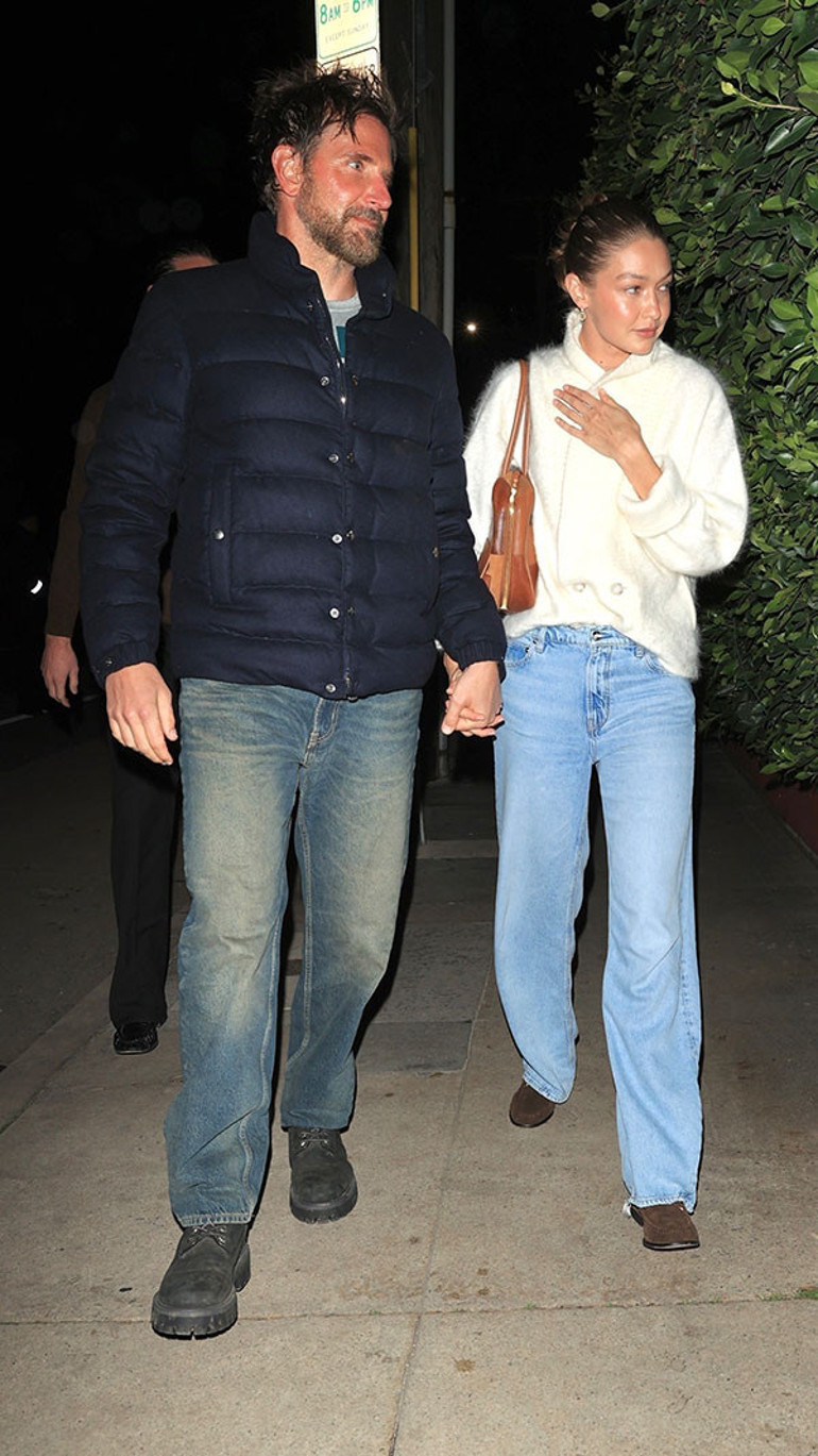 Aşkın gösterişe ihtiyacı yok Doğum gününde sevgilisinden hediye olarak bir kucak dolusu çiçek aldı