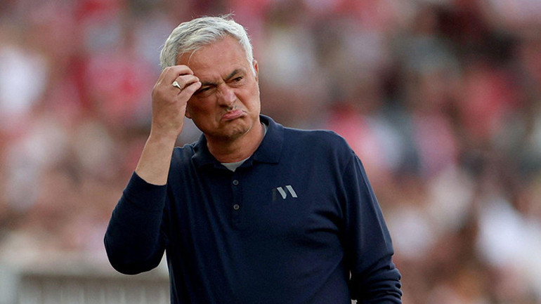 Benfica - Moreirense maçında olay Jose Mourinho oyuncusuyla tartıştı