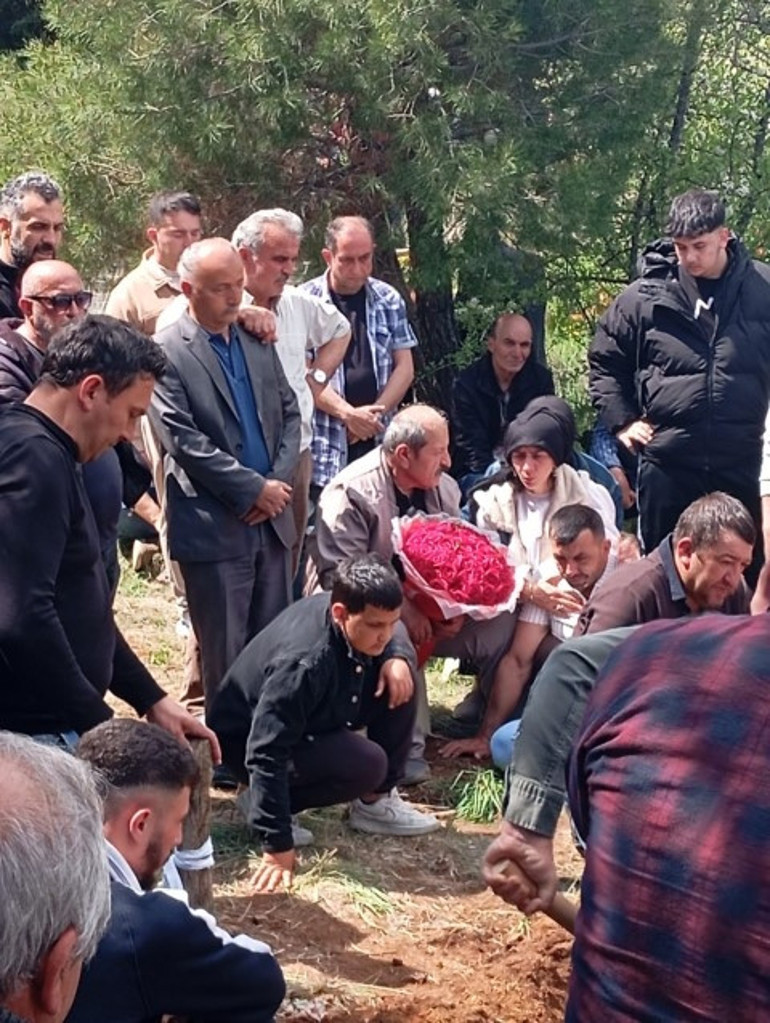  Damadın mezarına bıraktılar