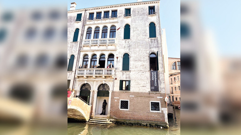 Batman’dan Venedik’e açılan sanat kapısı