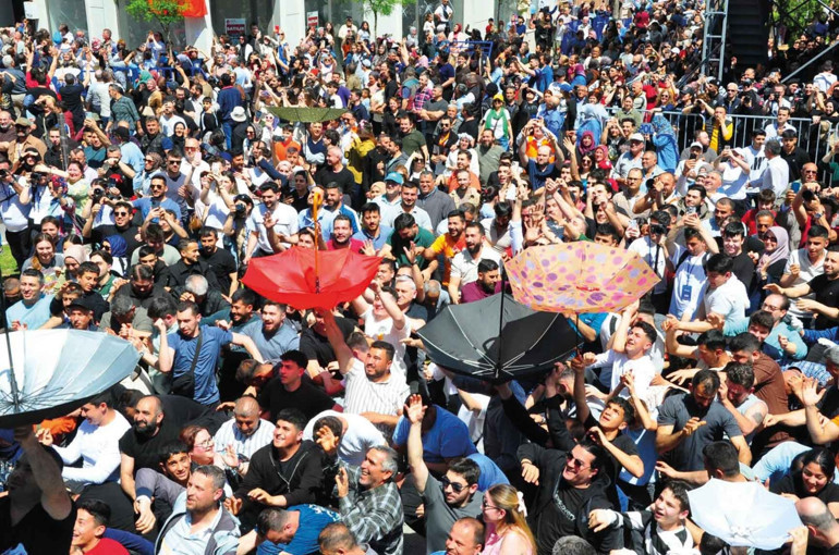 Bir tek şey istiyoruz seçim sandığı