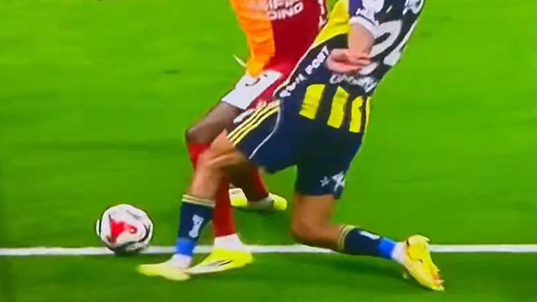  O kadar kötüydü ki skor bile kurtarmaz Osimhen kırmızı kart görmeliydi