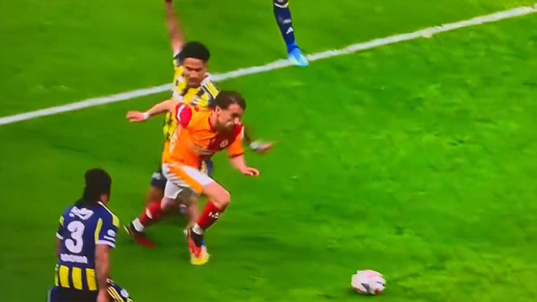  O kadar kötüydü ki skor bile kurtarmaz Osimhen kırmızı kart görmeliydi