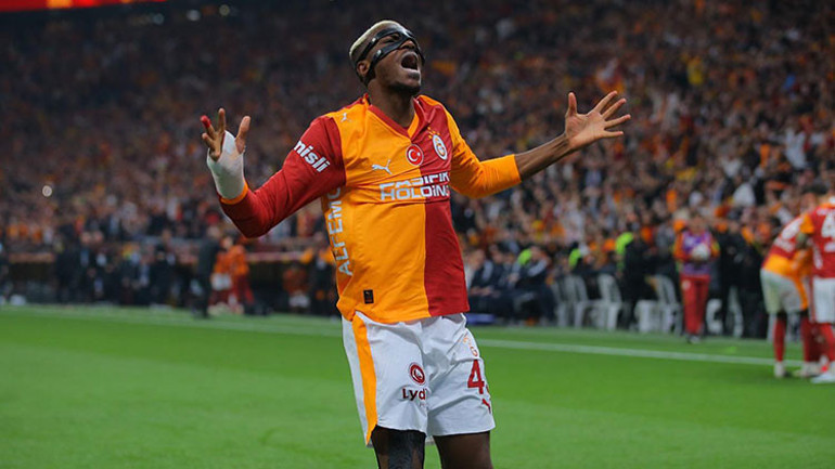  O kadar kötüydü ki skor bile kurtarmaz Osimhen kırmızı kart görmeliydi