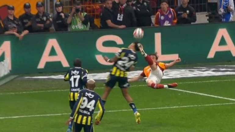 Galatasaray-Fenerbahçe maçını eski hakemler yorumladı Kırmızı demiyorum