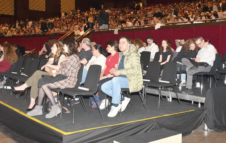 Gırgıriye seyircinin gönlünü aldı