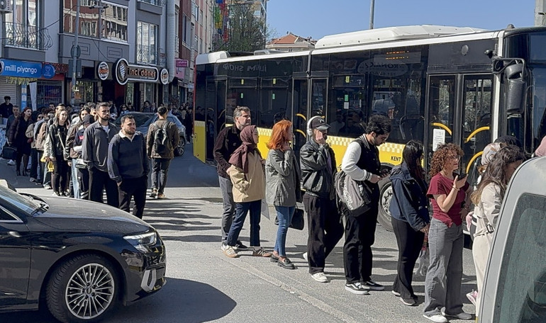  Taksim metro istasyonu ikinci bir duyuruya kadar kapatıldı