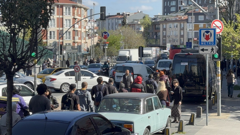  Taksim metro istasyonu ikinci bir duyuruya kadar kapatıldı