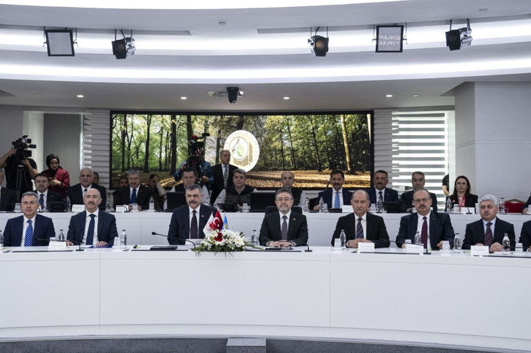 Bakan Çiftçiden orman yangınları ile mücadele açıklaması