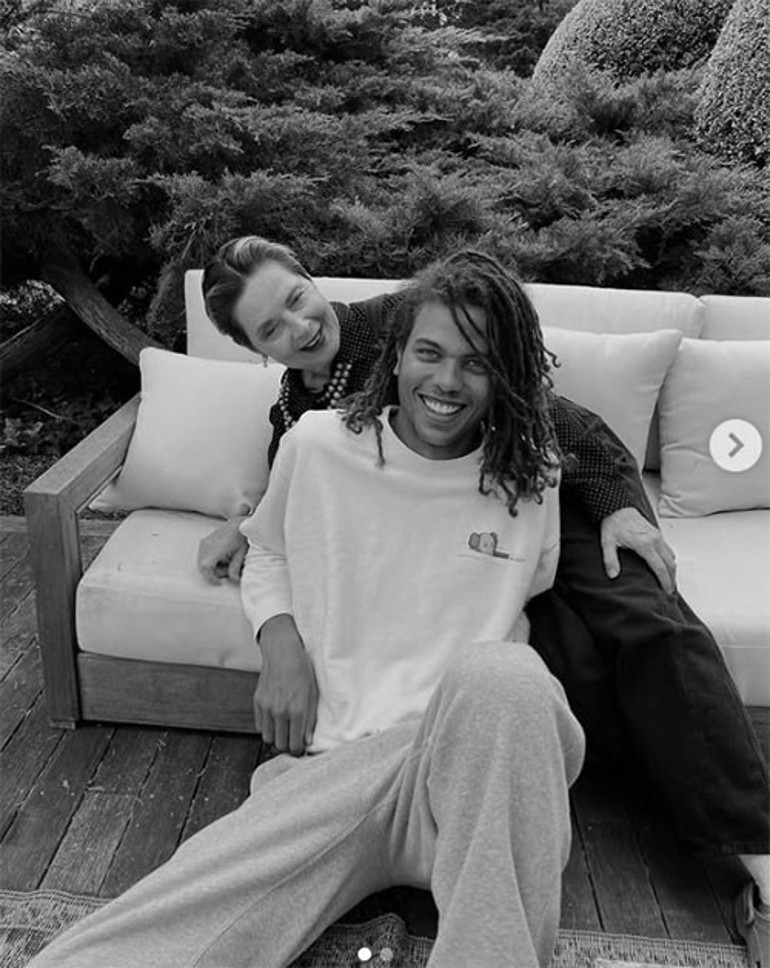  Tavukların yumurtası, kuzuların tüyü gelir kapısı oldu... Sonunda bal işine de girdi