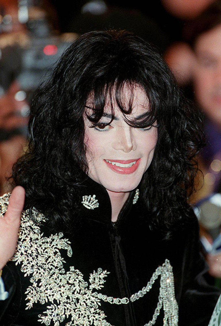 İhtiyaçtan değil, zevkten çalışıyorum diyordu... Miras savaşında yeni cephe açıldı... Dikkat et... Sonunda milyonlar da gidecek