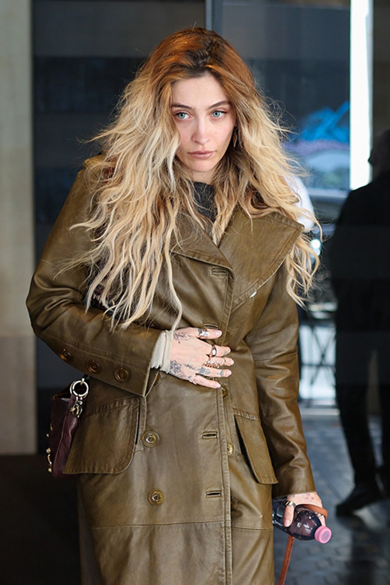 İhtiyaçtan değil, zevkten çalışıyorum diyordu... Miras savaşında yeni cephe açıldı... Dikkat et... Sonunda milyonlar da gidecek