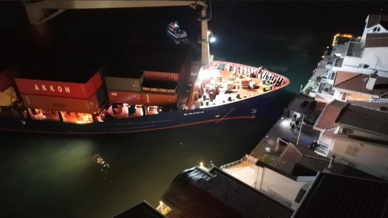 Boğazda faciaya kıl payı Gemi, yalıya metreler kala karaya oturdu