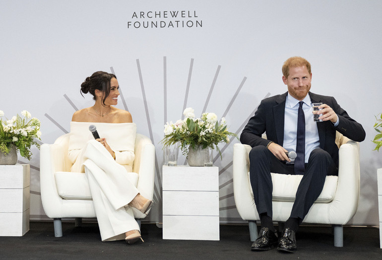 Küs olduğu kral babası ayağına kadar geldi… Sürgün prense yine af yok Kapılar bir kez daha yüzüne kapandı
