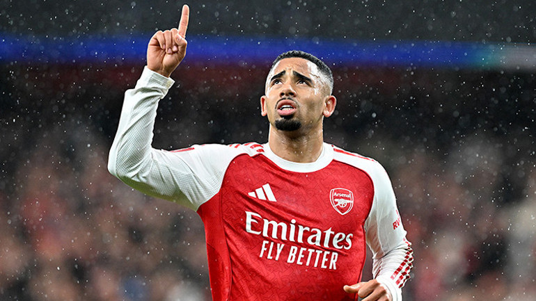  Arsenal derbide Osimheni tribünden izledi Beş yıllık maliyeti 200 milyon sterlini bulabilir