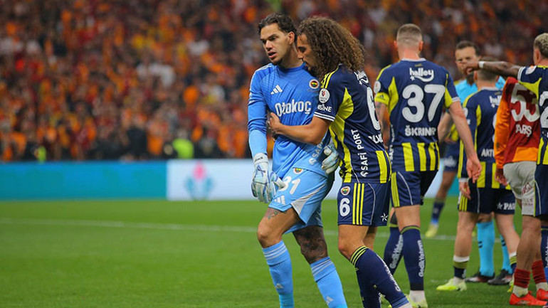  Yeni Fenerbahçeye ihtiyaç var En masum Tedesco, kurban seçtiler