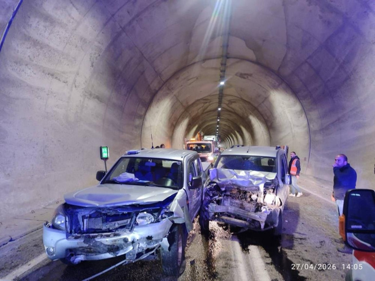 Artvinde 7 kişinin yaralandığı tünel kazası kamerada