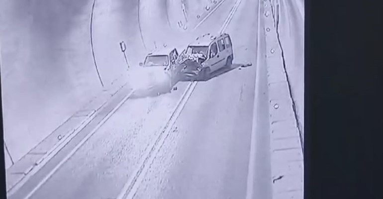 Artvinde 7 kişinin yaralandığı tünel kazası kamerada