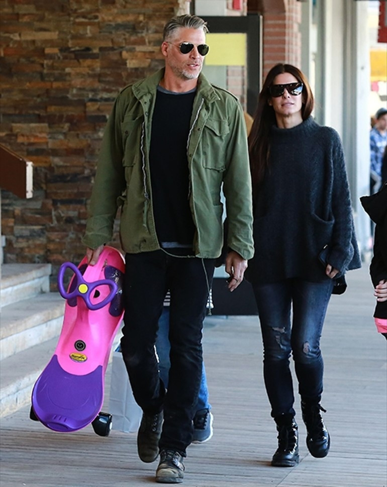 Sevdiği adamı elleriyle toprağa vermişti… Artık kendini sadece iki çocuğuna adadı