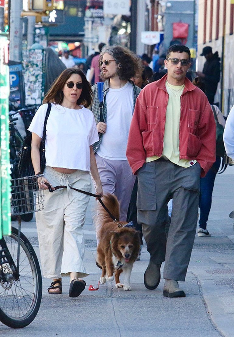 Eşi öldükten sonra karnı burnunda ortaya çıkmıştı… Sevgilisiyle böyle görüntülendi