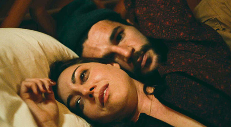 Eşi öldükten sonra karnı burnunda ortaya çıkmıştı… Sevgilisiyle böyle görüntülendi