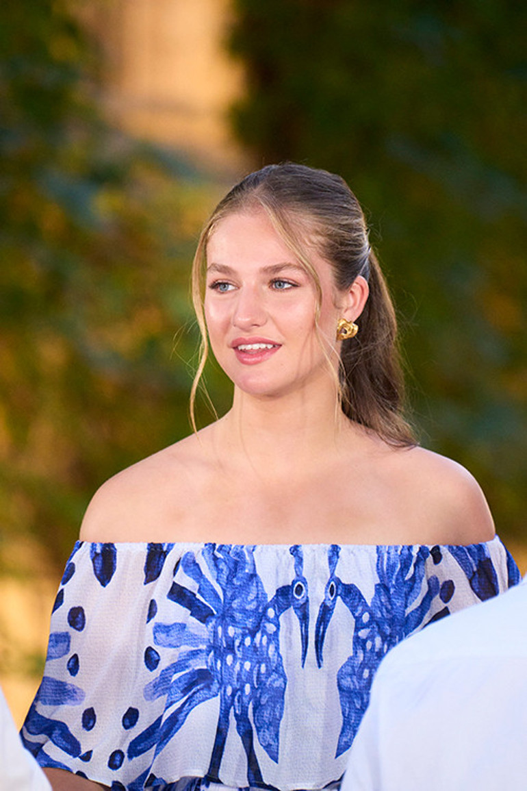 Damarlarında dolaşan kan bile onu kurtarmadı... Askerliği bitince daha da sıradan biri olacak... Buyur sana gerçek hayat