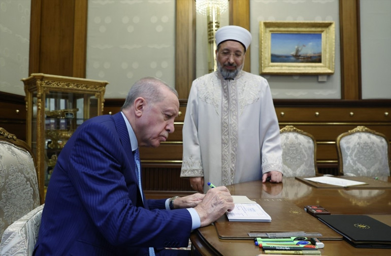 Cumhurbaşkanı Erdoğandan kurban bağışı