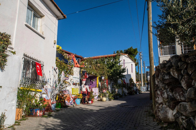 Vazgeçilmez bir Ege durağı Barbaros Köyü