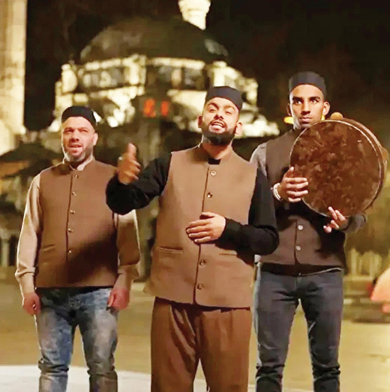 ‘Ermeni p...çi’ diyen adama rozet takmak