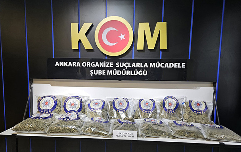 Ankarada 25 kilogram uyuşturucu ele geçirildi: 2 kişi gözaltı