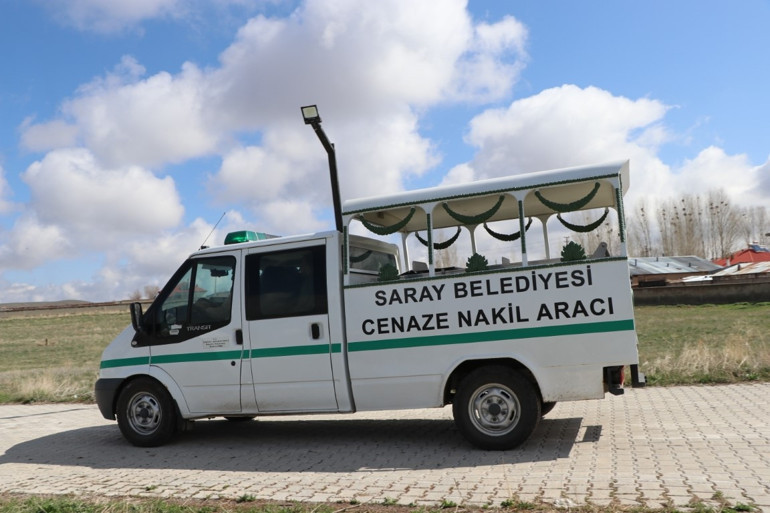 Köpeklerin saldırısında hayatını kaybeden küçük Hamza, toprağa verildi