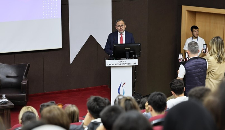 AK Parti İzmir Milletvekili Mehmet Muharrem Kasapoğlu öğrencilerle buluştu