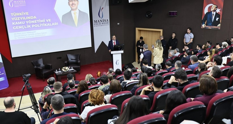 AK Parti İzmir Milletvekili Mehmet Muharrem Kasapoğlu öğrencilerle buluştu