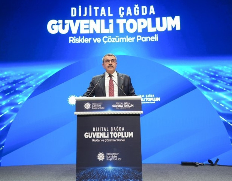 Bize düşen bütün kırılmaları dikkatle okumaktır