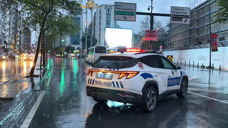 İstanbulda bazı yollar trafiğe kapatıldı