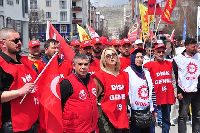 1 Mayıs Emek ve Dayanışma Günü: 1 Mayıs tedbirleri açıklandı | İzinsiz gösteriye polis müdahalesi: Gözaltılar var