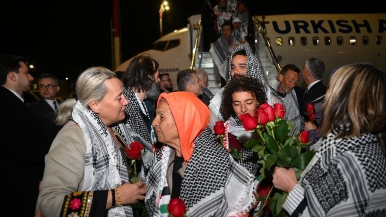 Küresel Sumud Filosu aktivistlerini taşıyan uçak İstanbulda