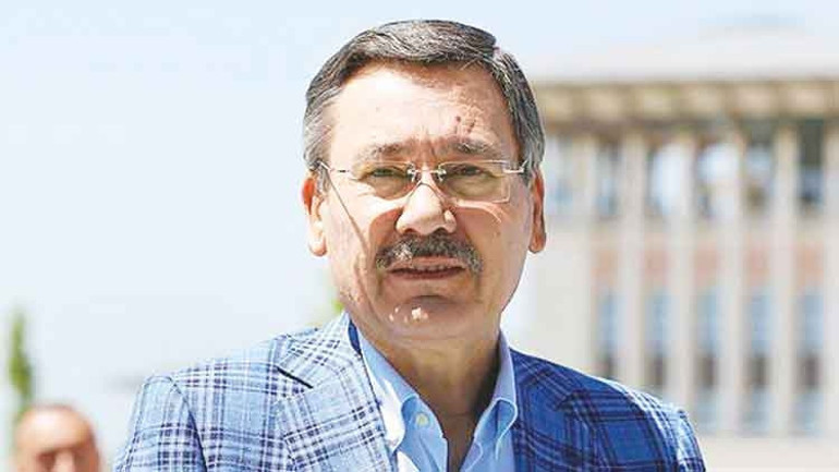 Efendiliğe sürüklenen Arif