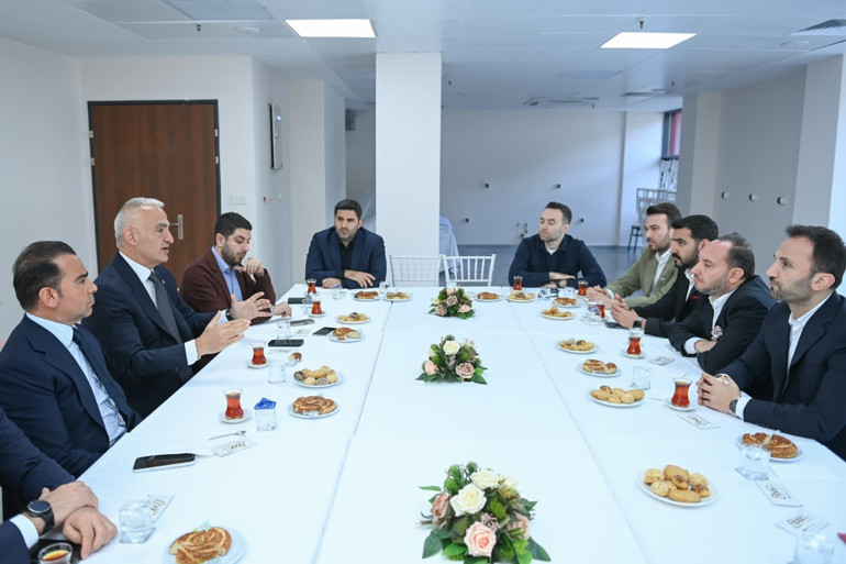 Kurban Bayramı tatili 9 gün olur mu Bakan Ersoy böyle yanıtladı...