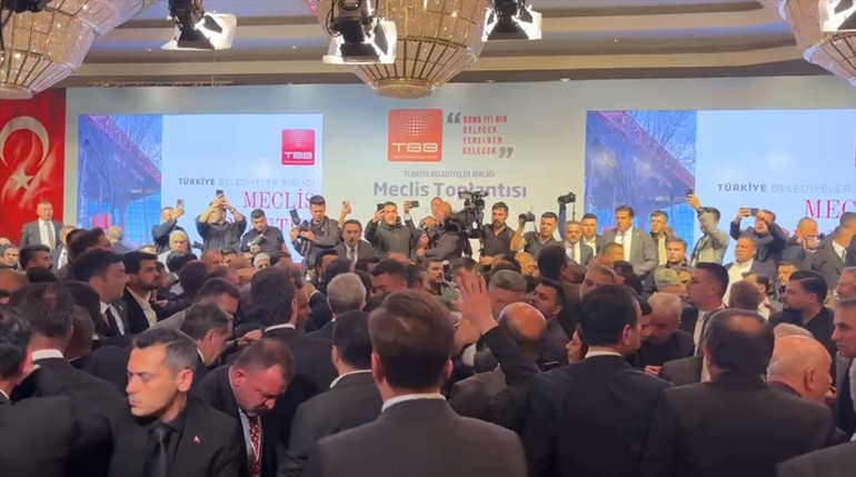Türkiye Belediyeler Birliği Meclis toplantısında İmamoğlu gerginliği