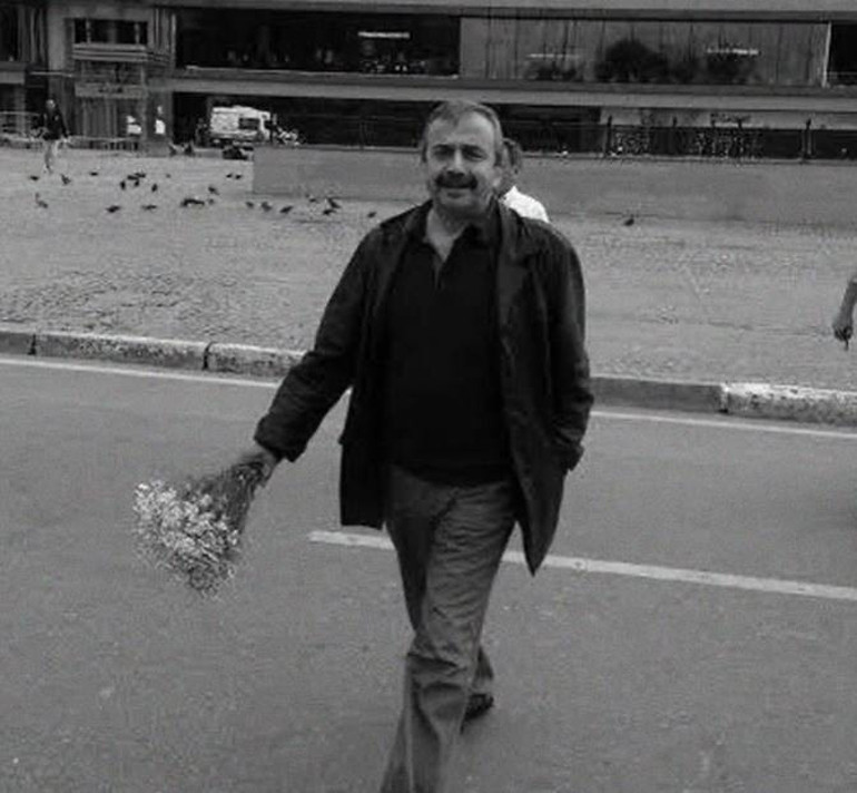 AK Parti Sözcüsü Ömer Çelikten Sırrı Süreyya Önder anması