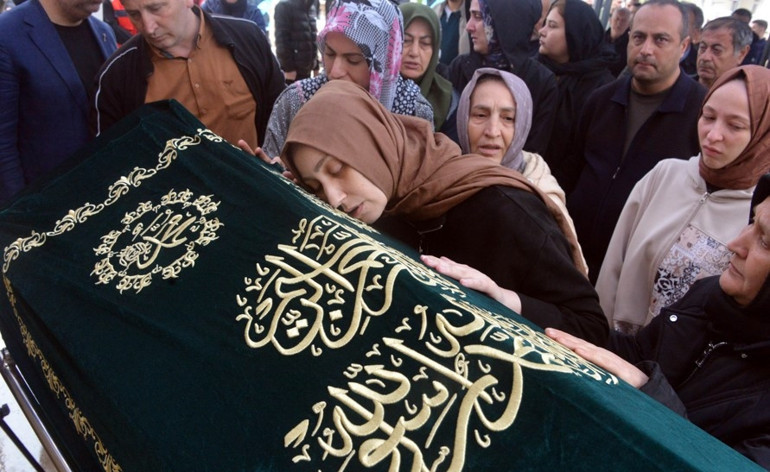 Kahramanmaraştaki okul saldırısında bir acı haber daha: 11 yaşındaki Alminayı kaybettik