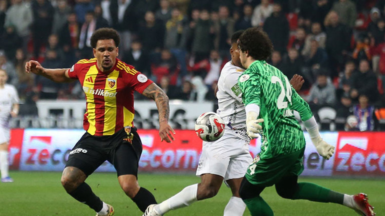 Süper Ligde düşme hattı alev aldı: Heyecan son 2 haftaya kaldı