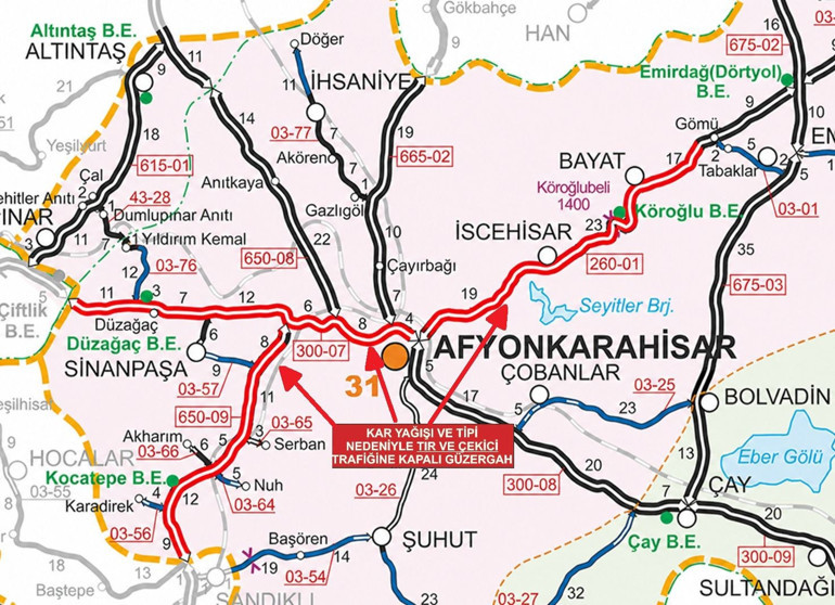 Afyonkarahisar bağlantılı 3 devlet yolu kar yağışı nedeniyle tır ve çekicilere kapatıldı