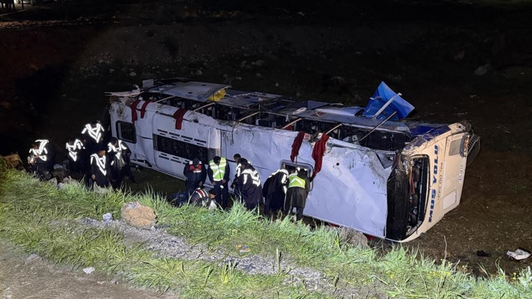 Son dakika... Malatya ve Uşakta trafik kazaları... Çok sayıda ölü ve yaralı var