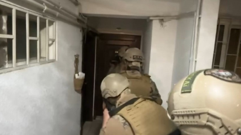 31 kişi gözaltında